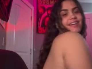 Live webcam model smoothmami on Soda Cams