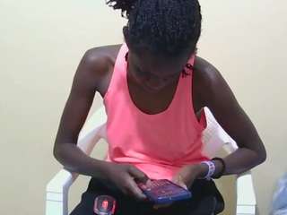 sweet-razzy webcam model