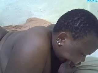 sweetbubbly254 webcam model