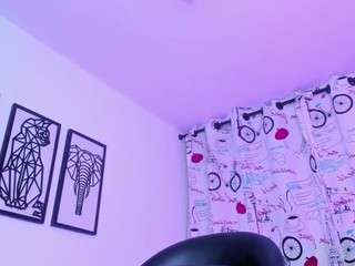 keytin-thomson Live Webcam on CamSoda