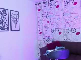 keytin-thomson Live Webcam on CamSoda