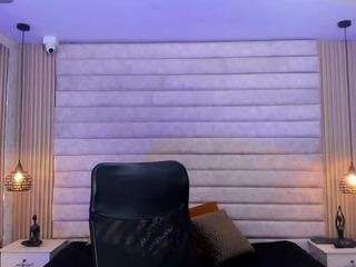 keytin-thomson's CamSoda show and profile