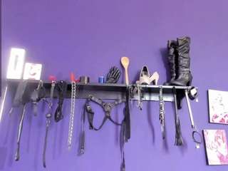 The submissive Kathia