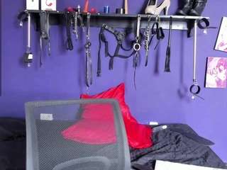 The submissive Kathia