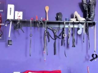 The submissive Kathia