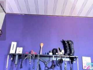 The submissive Kathia