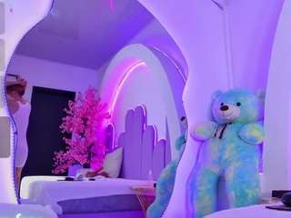 AlliciaKim18 live webcam show