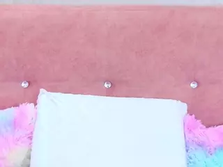 AlliciaKim18's Live Sex Cam Show