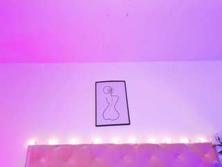 Live webcam model cristiina-presley on Soda Cams