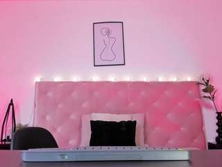 cristiina-presle... Live Webcam on CamSoda