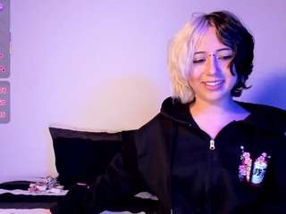 frida-lassi Live Webcam on CamSoda