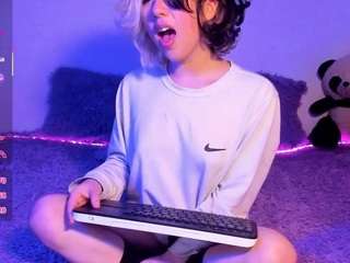 frida-lassi Live Webcam on CamSoda
