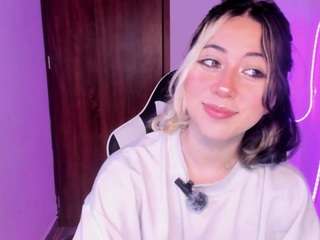 frida-lassi Live Webcam on CamSoda