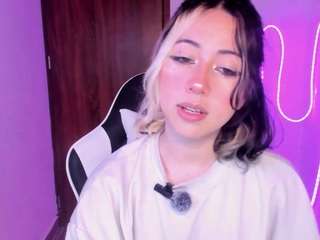 frida-lassi Live Webcam on CamSoda