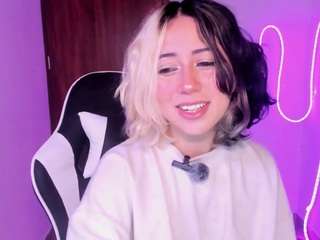 frida-lassi Live Webcam on CamSoda