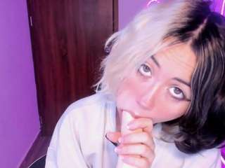 frida-lassi Live Webcam on CamSoda