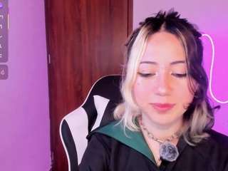 frida-lassi's CamSoda show and profile