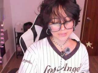 Live webcam model frida-lassi on Soda Cams