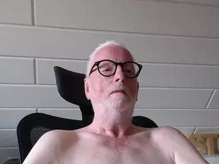 Greyhound73's Live Sex Cam Show