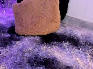 Live webcam model milahal on Soda Cams