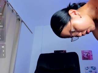 le modèle miwa-cutte est en webcam porno dans un show sur le site camsoda, il possède les tags suivants: amateur,living room,young-adult,toys,teen-18,tease,tattoos,solo,skinny,robe,natural,ass,lovense,lingerie,drinking,cute,cum,control,brown eyes,blowjob