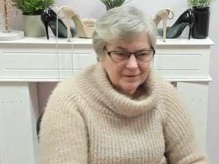 irislust's CamSoda show and profile