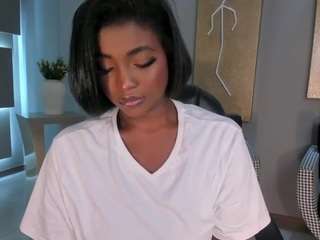 savannahstorm Live Webcam on CamSoda