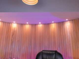 Savannah Storm live webcam show