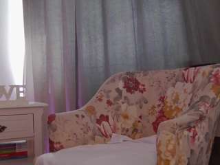 SophieeRain live webcam show