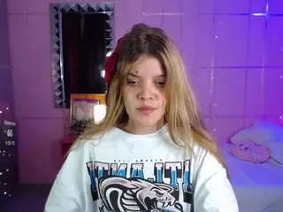 Carly-09's Live Sex Cam Show