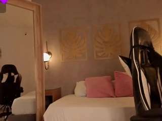 caro03x Live Webcam on CamSoda