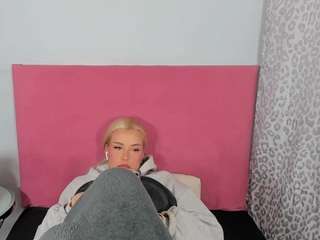 Live webcam model kristymiss on Soda Cams