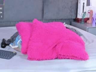 valentino-moon Live Webcam on CamSoda