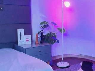 valentino-moon Live Webcam on CamSoda