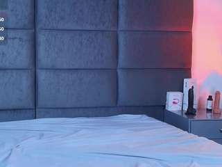 valentino-moon's CamSoda show and profile