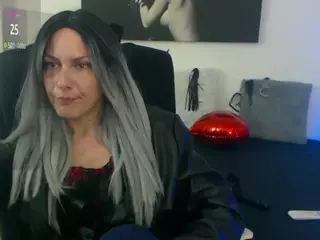 GoddessEvelyn01's Live Sex Cam Show