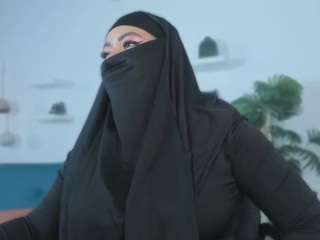 isa-perez's CamSoda show and profile