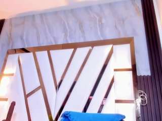  lola-hornei chat room