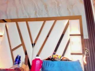  lola-hornei chat room