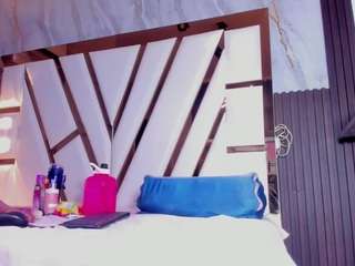 lola-hornei Live Webcam on CamSoda