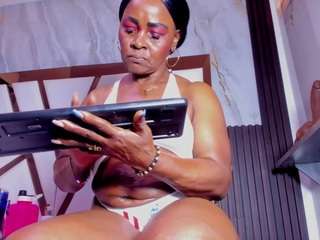 lola-hornei Live Webcam on CamSoda