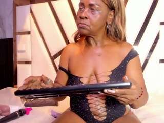lola-hornei live cam preview