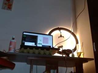 lusymonroe24's live room