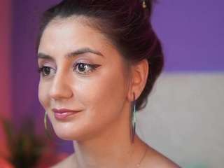 le modèle sabrinakali est en webcam porno dans un show sur le site camsoda, il possède les tags suivants: amateur,ass,tease,strip,spank,smoking,skinny,robe,pussy,lingerie,handjob,foot-fetish,flashing,fingers,fingering,feet,drinking,doggy-style,dildo-or-vibrator,dildo