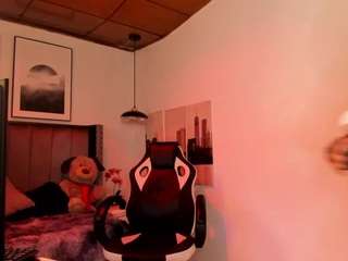 alaia-cute Live Webcam on CamSoda