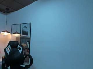 alaia-cute Live Webcam on CamSoda