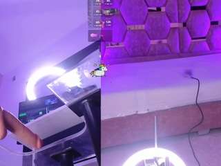 Luna live webcam show