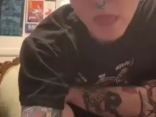 warlockfrog's Live Sex Cam Show