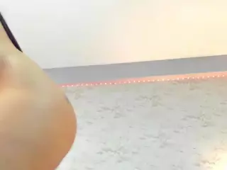 IsabellaaHill's Live Sex Cam Show