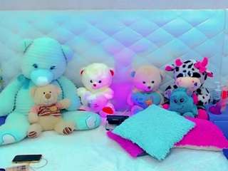 alanna-dollsx Live Webcam on CamSoda